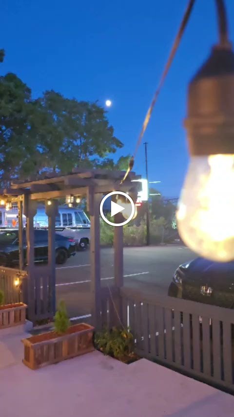 Banner Leela On 8 02